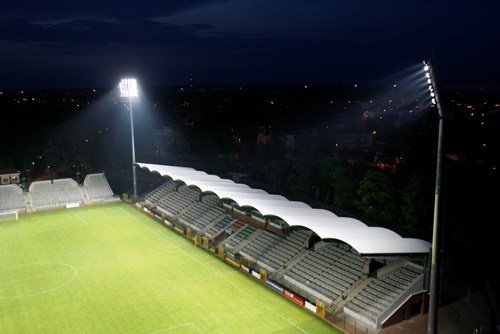 Piłkarska inauguracja oświetlenia legnickiego stadionu